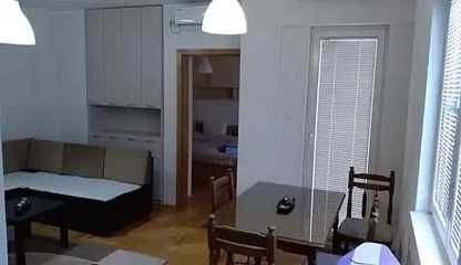 Дава се под наем Двустаен апартамент в Пловдив, Южен - 65 кв.м за 249.9 € - Снимка #2