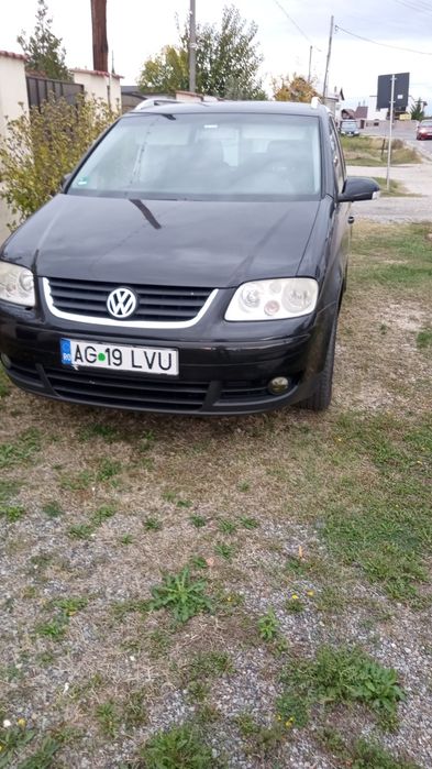 Vând vw Touran 2005