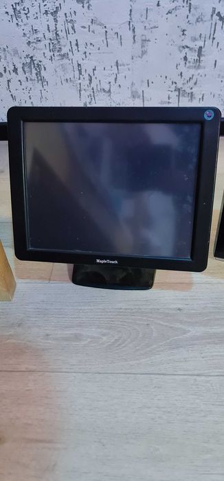 Мониторы, бесперебойники, KVM свитчи, мини системный блок, корпус.