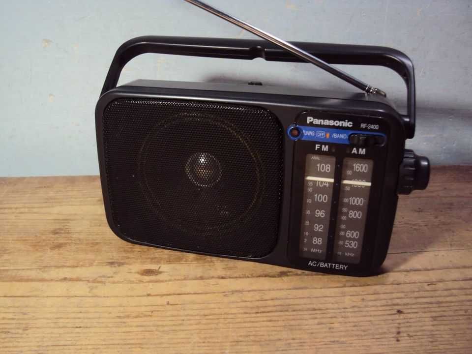 radio Panasonic RF-2400