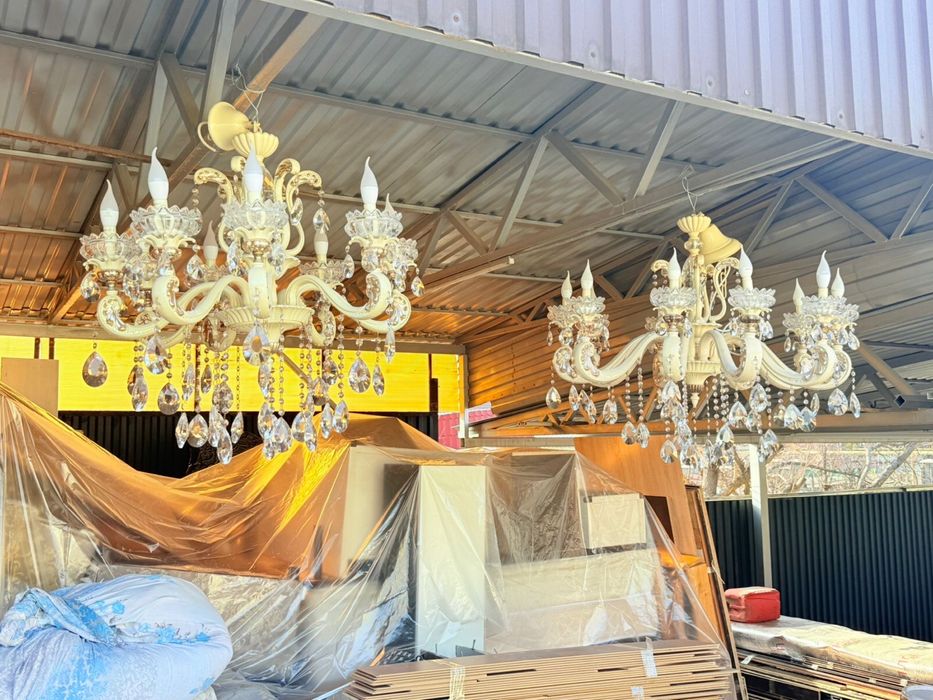 Продам люстры гостинные/холл