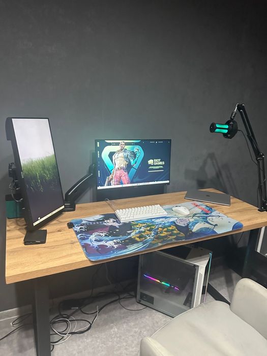 Компьютер и гарнитура