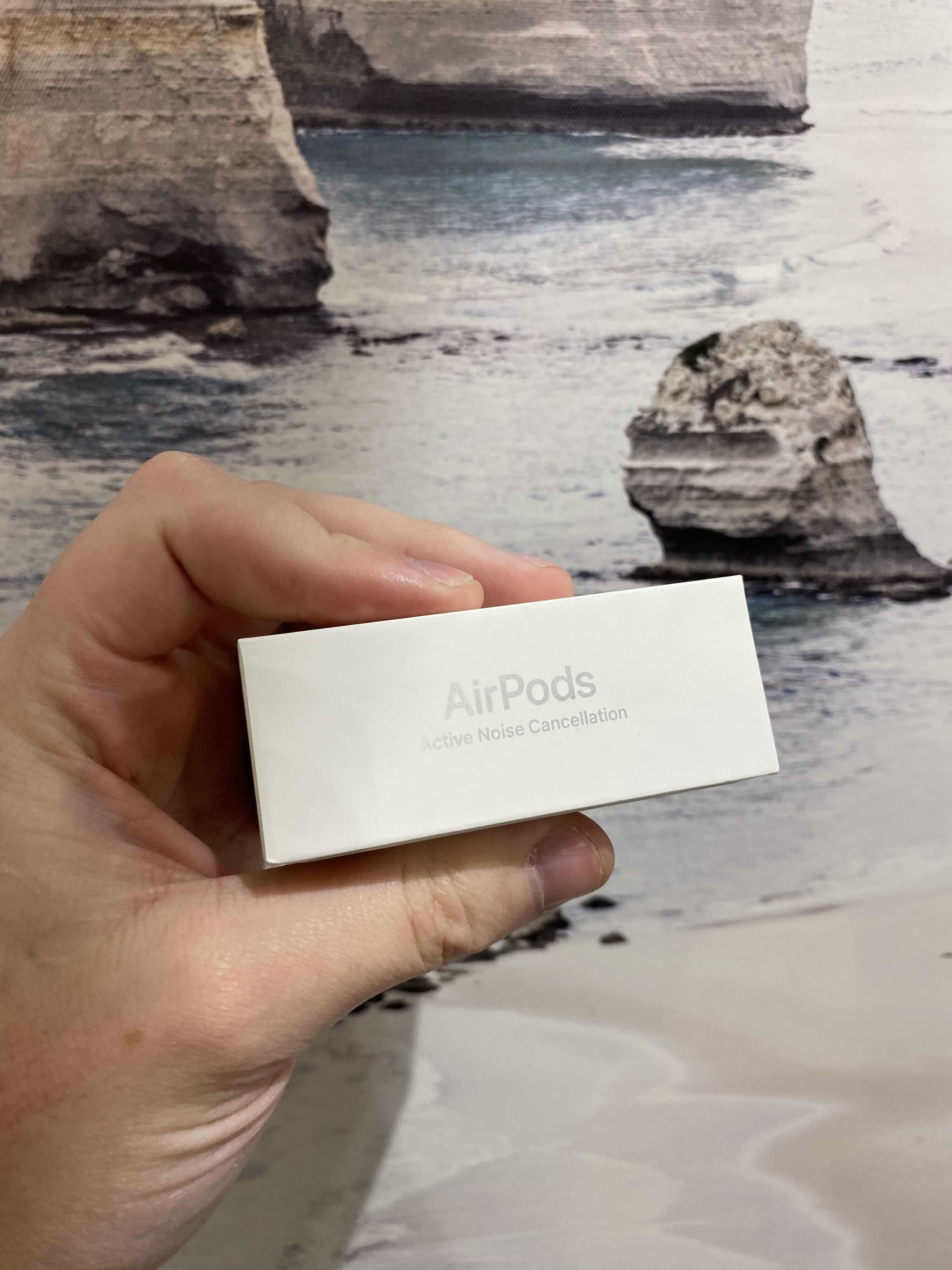 Слушалки Apple Airpods Gen 4 с Active Noise Cancellation (ANC)