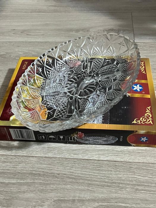 Продам тарелку орехницу