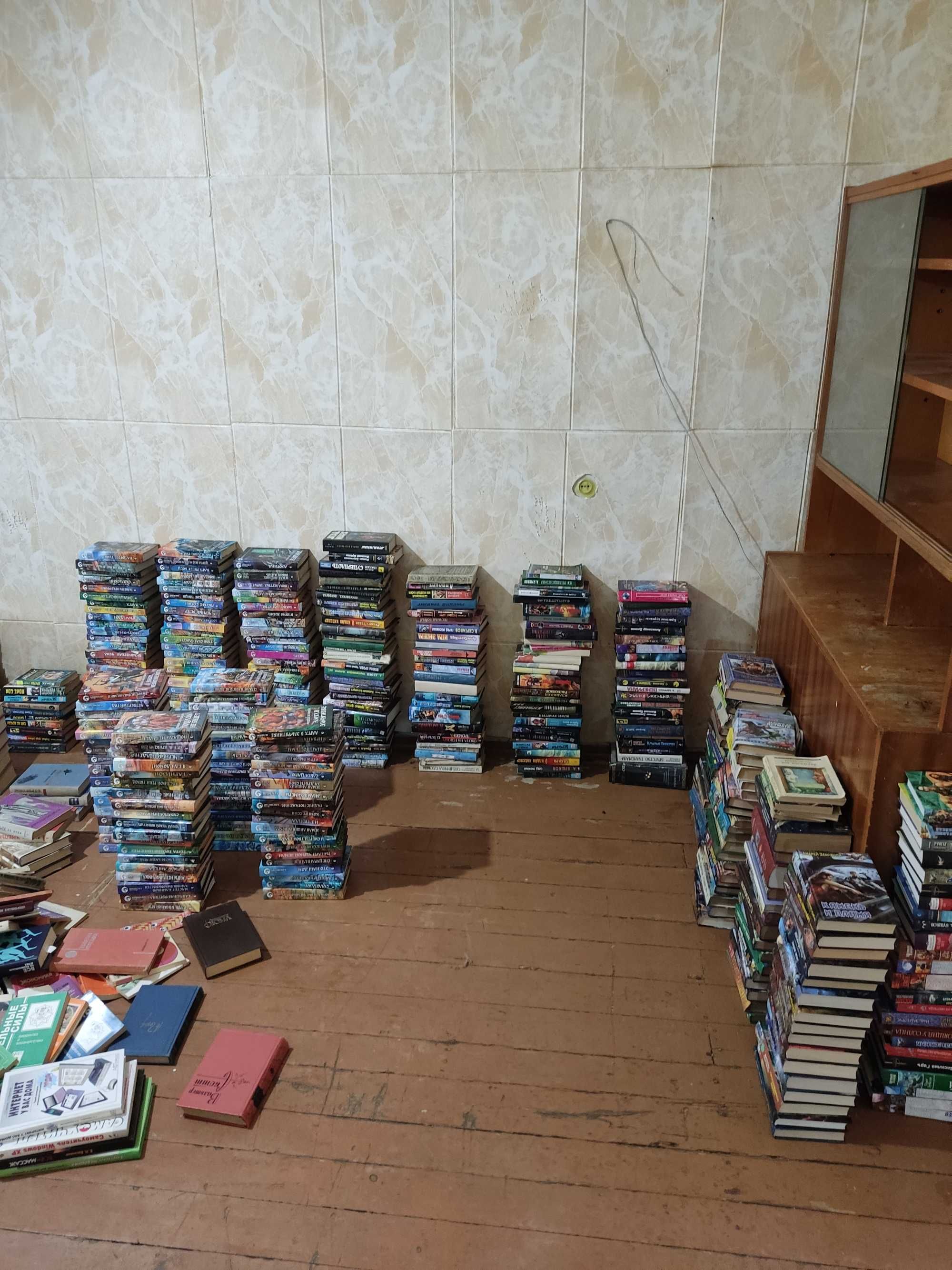 Продам много книг