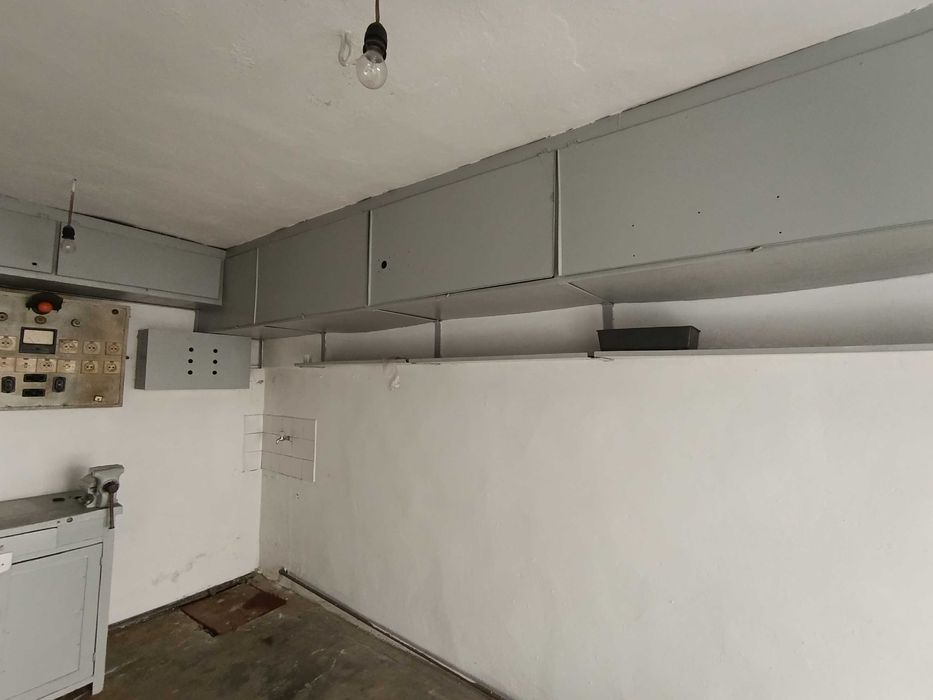 монилитен гараж под наем