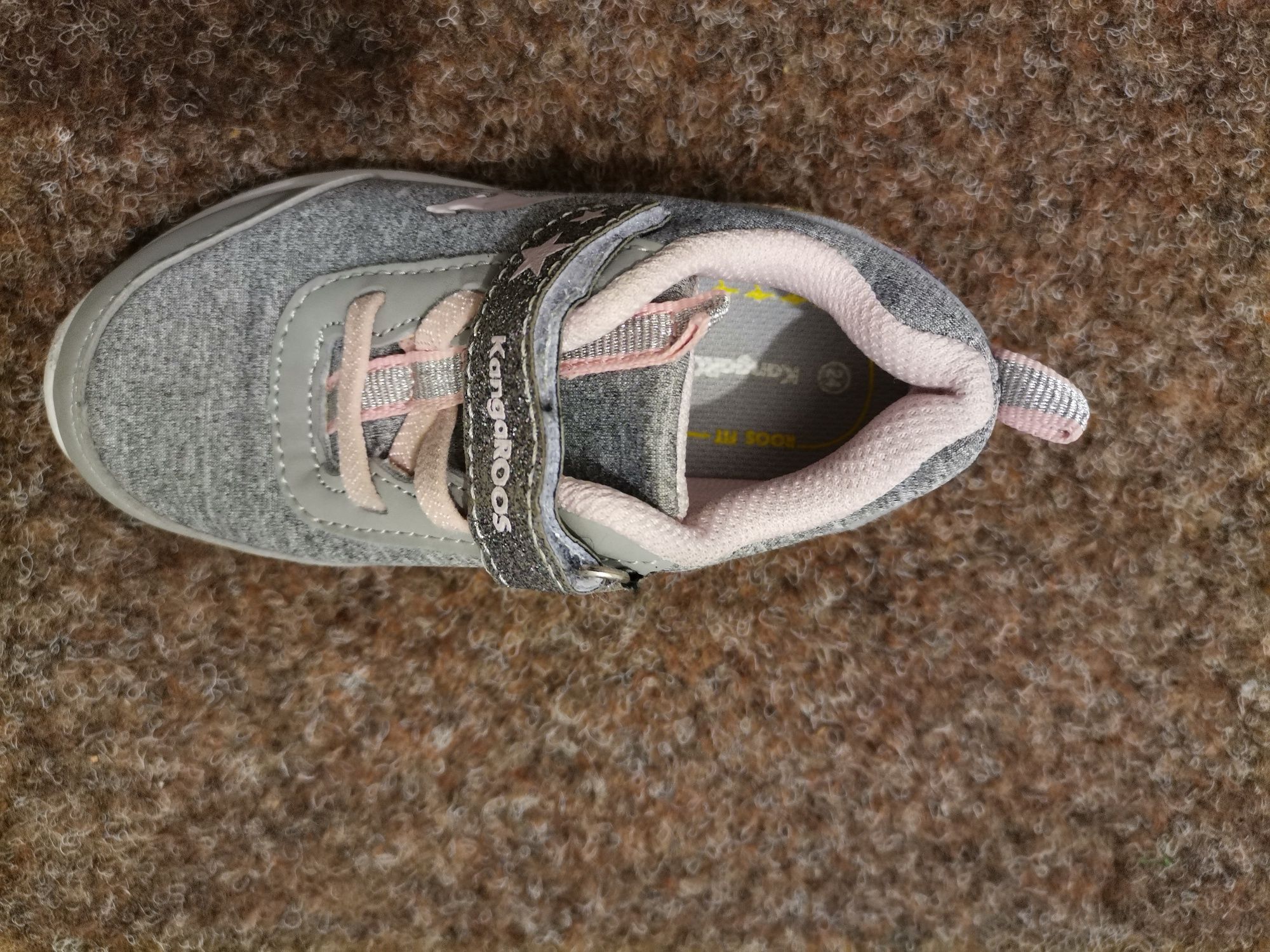 Vând pantofi sport fetite, Kangaroos, mărimea 24