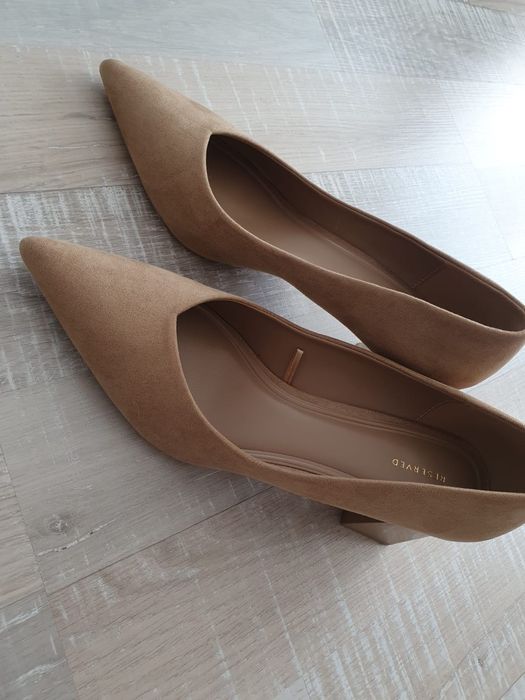 Pantofi cu toc Reserved