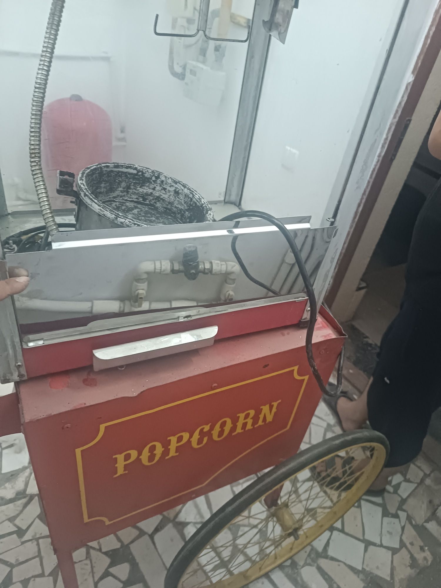 Попкорм апарат сотилади