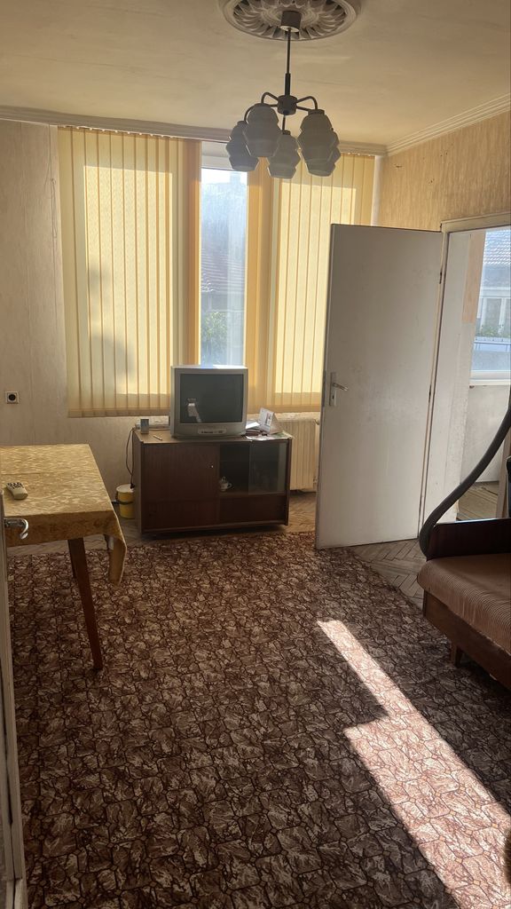 Продава се Многостаен апартамент в Шумен, Център - 96 кв.м за 1275 €/кв.м - Снимка #16