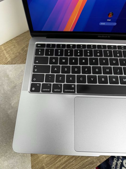 MacBook Air 13" M1 (2020) - Space Grey, 8GB RAM, 256GB SSD