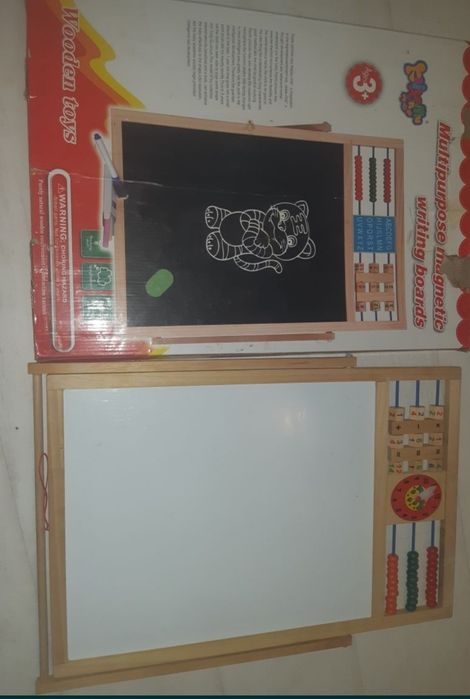 Vand tabla magnetica cu 2 fete,cu litere si cifre