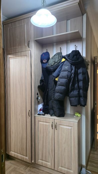 Прихожая шкаф в отличном состоянии
