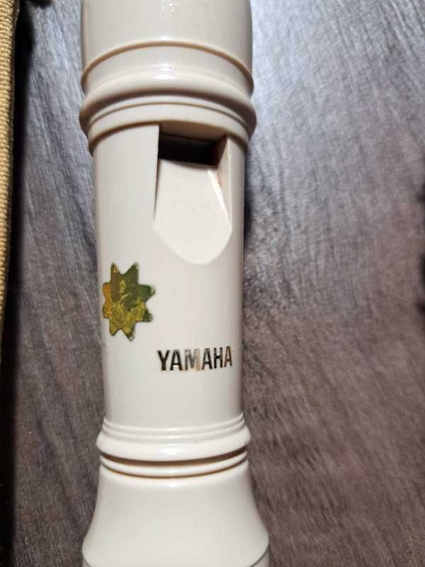 Fluier Yamaha cu husa si perie de curatare