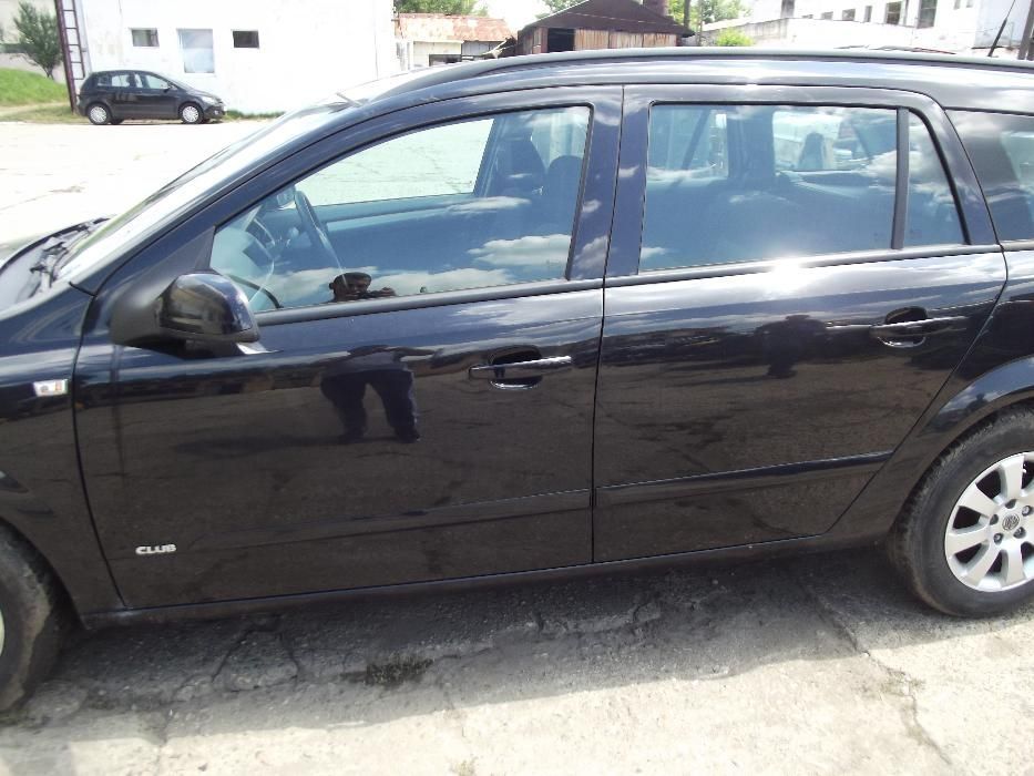 Usa Opel Astra H neagra usi Astra H negre combi dezmembrez astra H 1.3