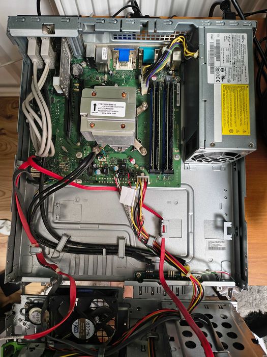 Sistem de calcul I5 FUJITSU + monitor ACER