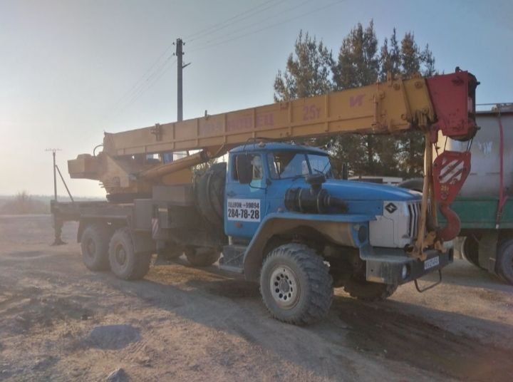 Автокран Урал вездеход Ивановну 25 тонн