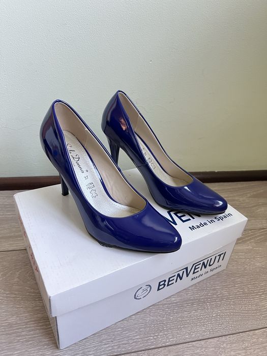 Pantofi albastri stiletto