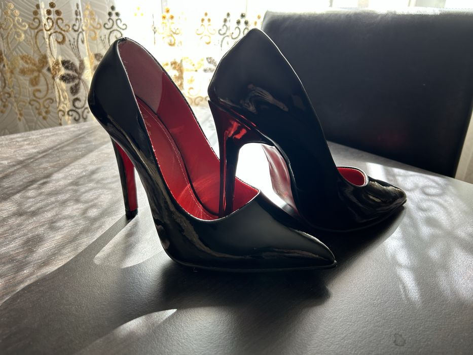 Pantofi stiletto 36