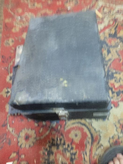 Отдам  патефон старый ручной