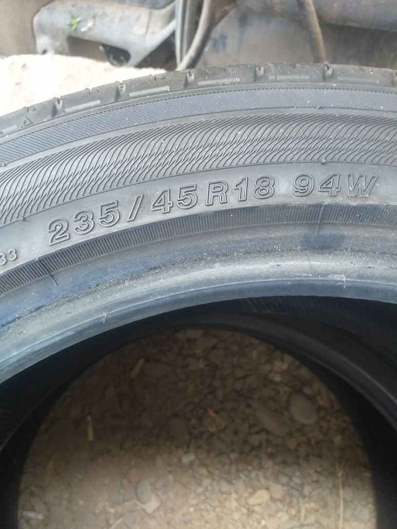 Шины летние 235/45/18