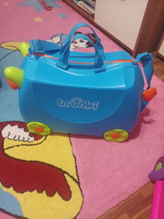 Vând 2 troler Trunki