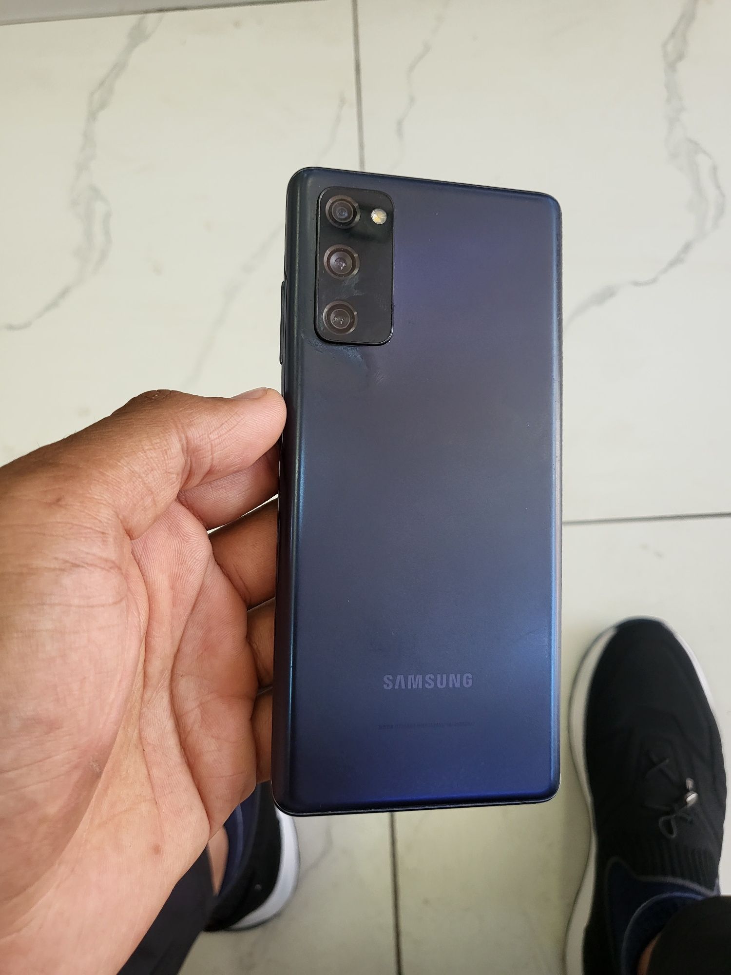 Samsung Galaxy S20FE 5G holati yaxshi