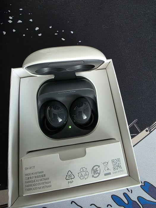 Vand casti Samsung Buds2