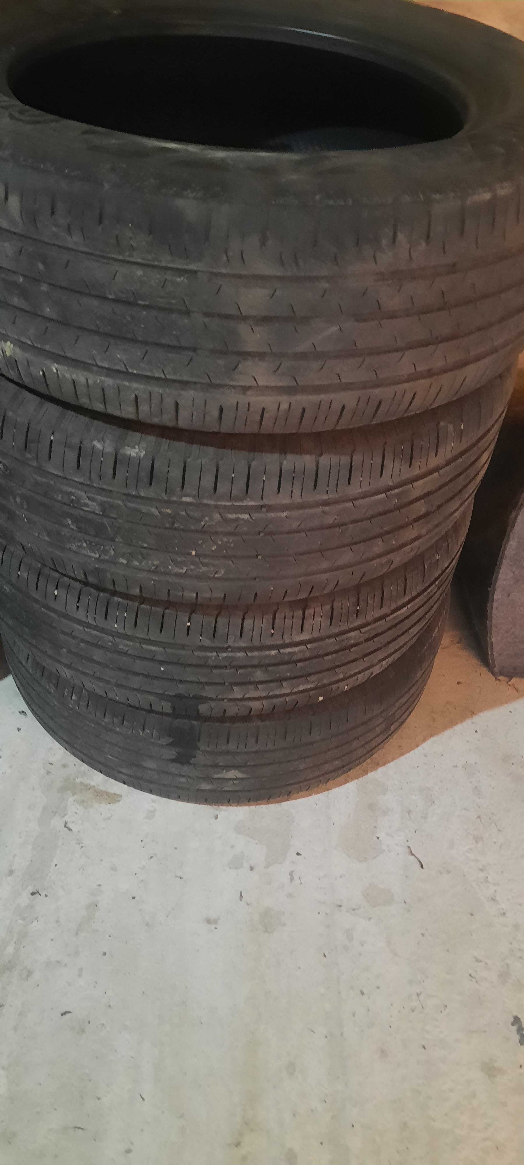 Anvelope vara 215/60/17 Continental