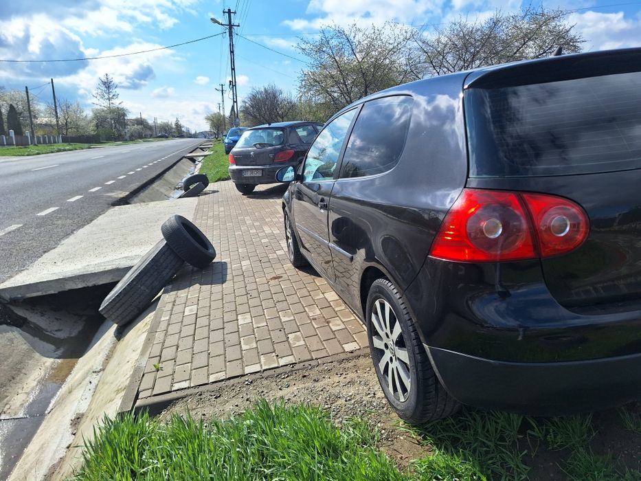 Vând golf 5 an 2006