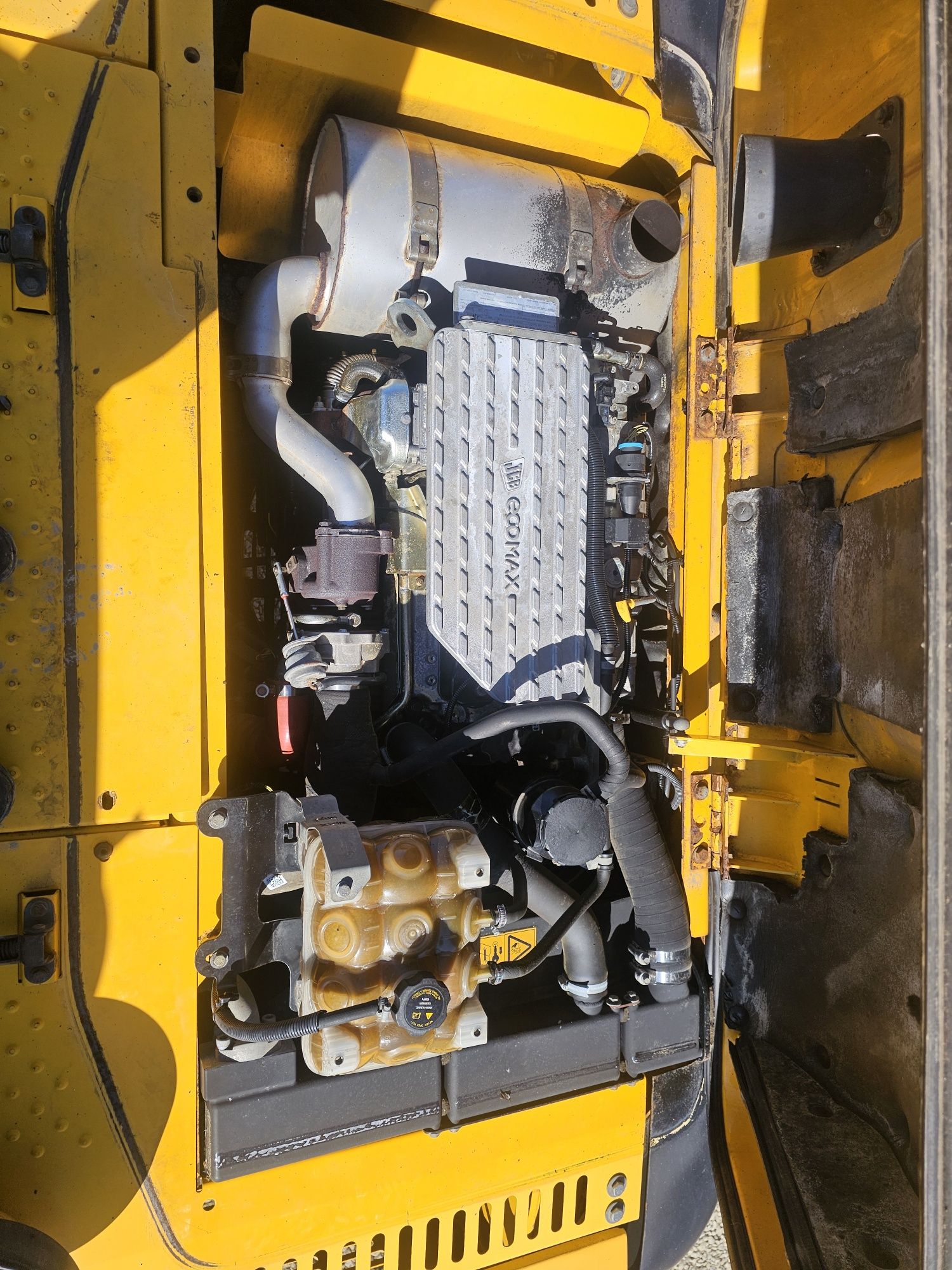 Excavator pe senile 14tone JCB js 130 js131 an 2016