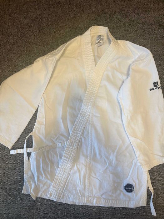 Детско кимоно за таекуондо/карате/айкидо размер 130 см. Декатлон