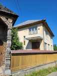 De vânzare casă în Rona de Sus, grădină, anexe și poartă tradițională