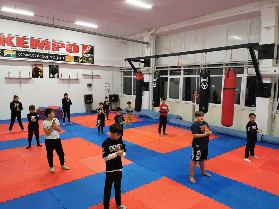 Sala de inchiriat ideala pentru activitati sportive, dansuri, etc