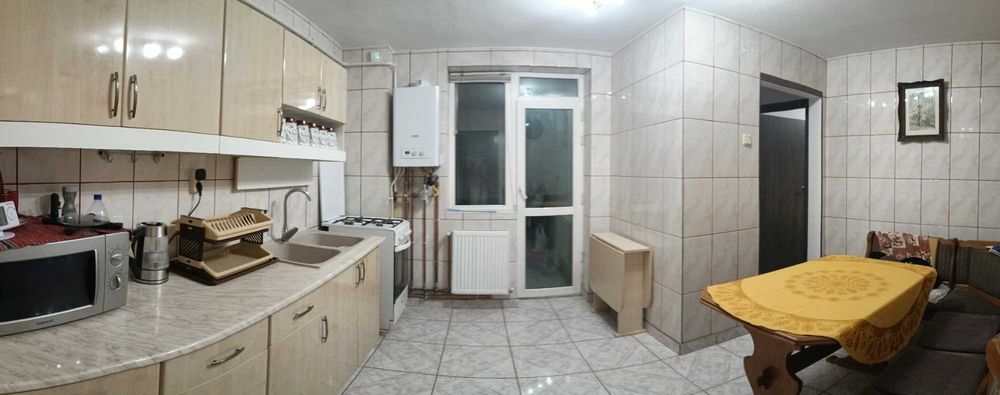 Închiriez apartament 3 camere