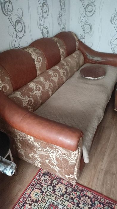 Диван,стол, бесплатно с самовывозом