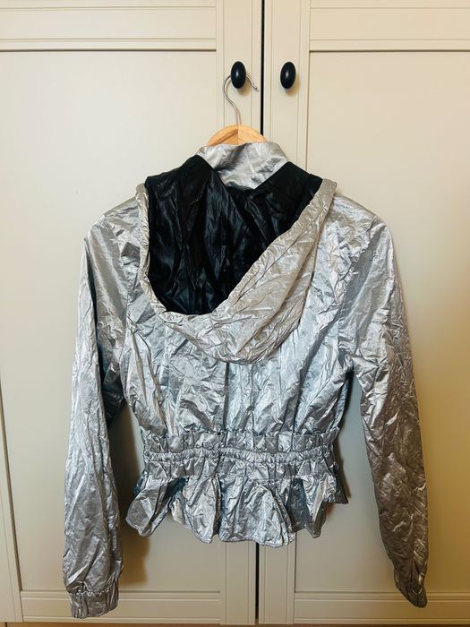 Сребристо  яке Junona