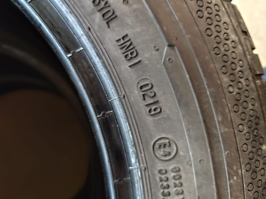 215/65R16C Continental