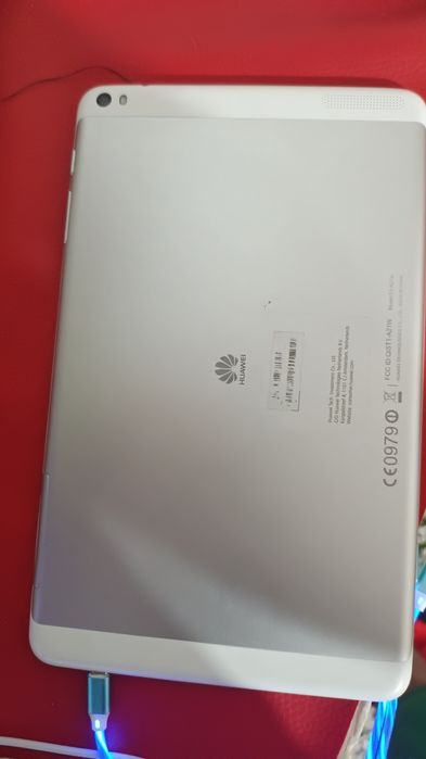 Vând tableta Huawei