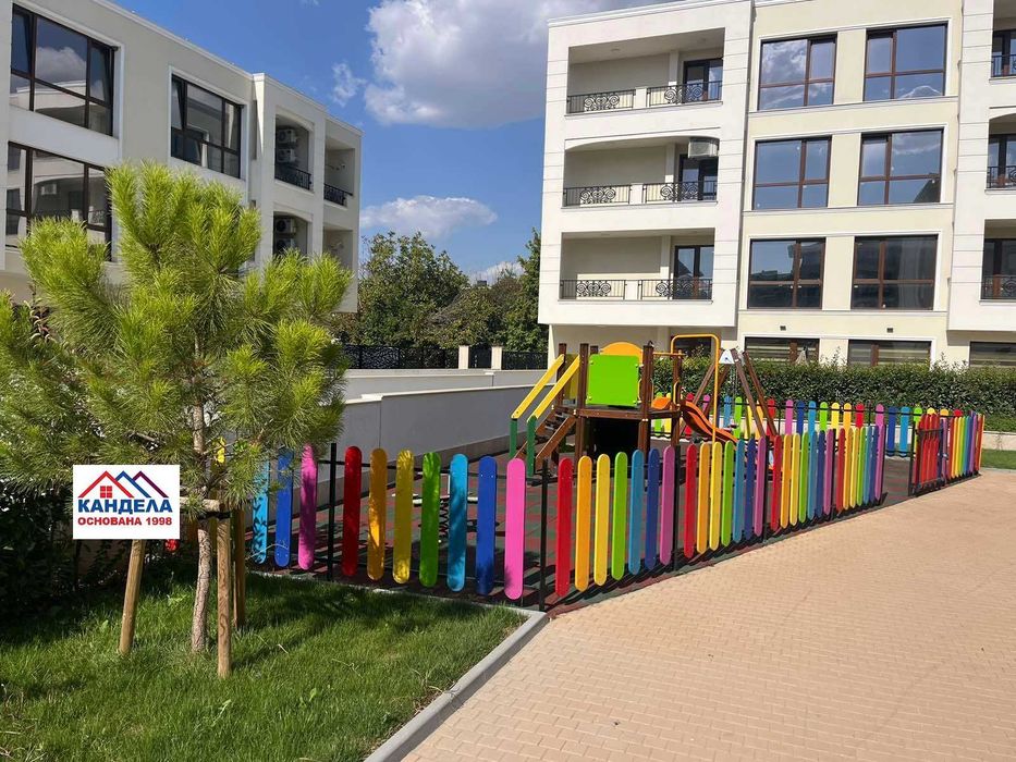 Продава се Тристаен апартамент в Пловдив, Младежки Хълм - 141 кв.м за 1043 €/кв.м - Снимка #7