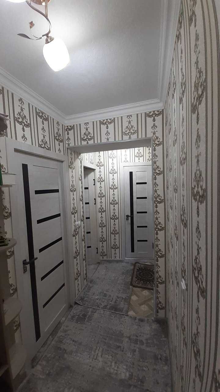 Уй сотилади. Продаётся квартира