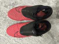 Ghete de fotbal Nike Phantom