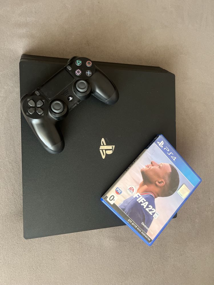 PlayStation 4 pro 1 TB+джойстик и FIFA 22