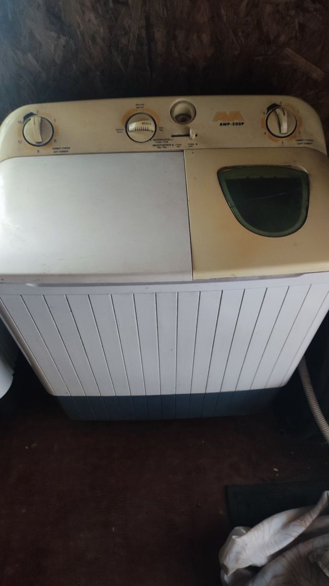 Продам дёшево стиральную машину полуавтомат