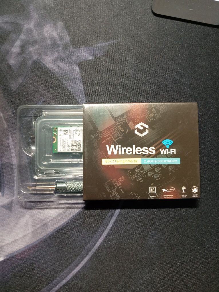 Intel AX210 IEEE 802.11ax Bluetooth Tri Band Wi-Fi/Bluetooth modem