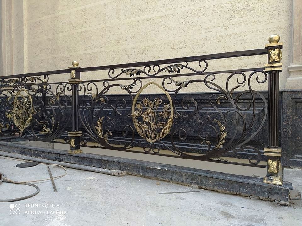 Naves Darvoza reshotka kraska