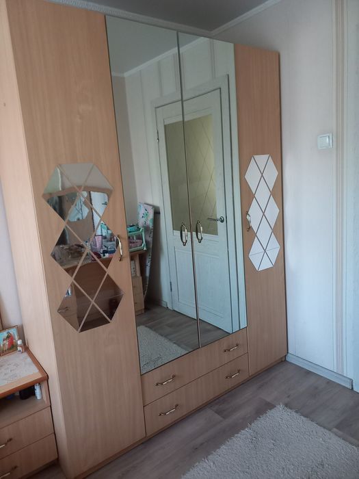 Продам шкаф 4х дверный.