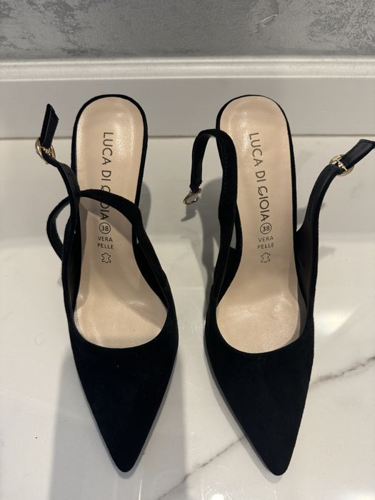 Pantofi cu toc ,piele intoarsa