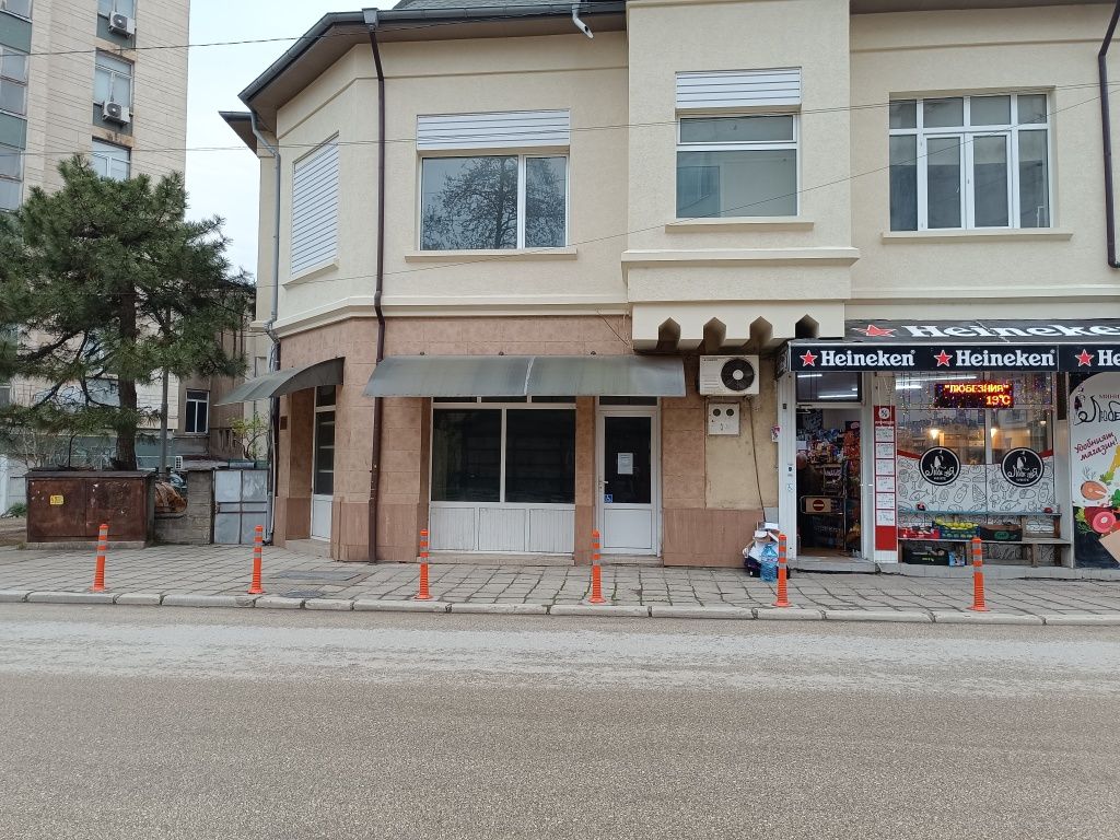 Дава се под наем Магазин в Силистра, Център - 51 кв.м за 306 € - Снимка #1