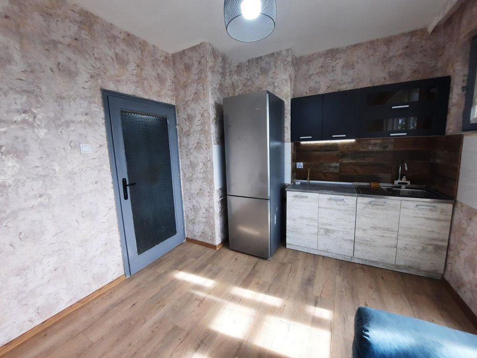 Продава се Двустаен апартамент в Пловдив, Кършияка - 47 кв.м за 1990 €/кв.м - Снимка #1